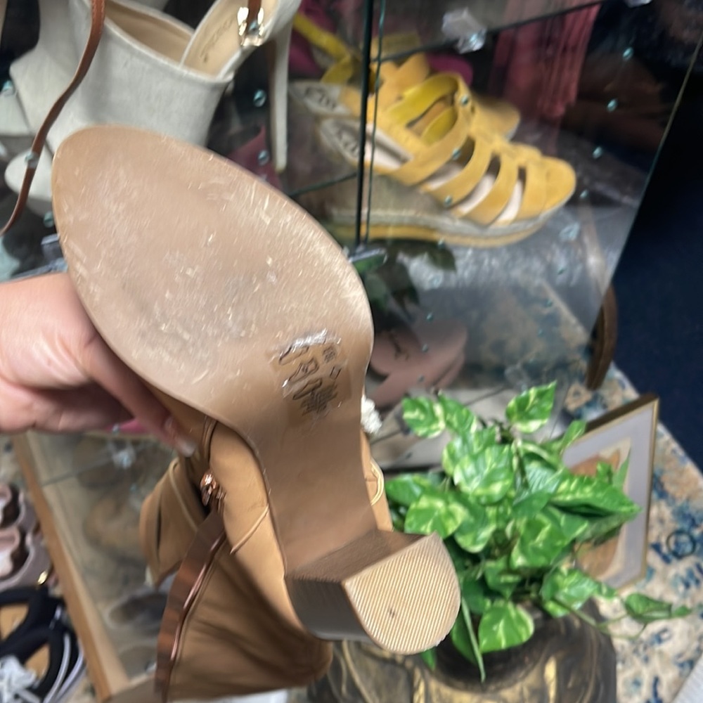 Boots ! - Picture 7 of 7